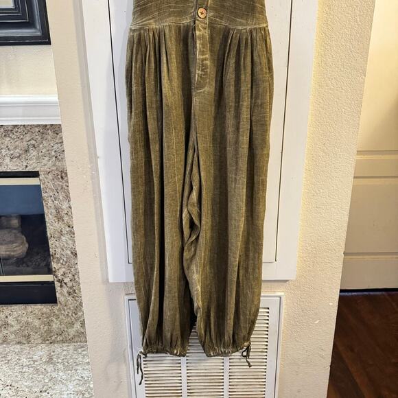 Free People Travel Light Halter Neck Smocked Moss Green Jumpsuit Small Hippie - Picture 6 of 12